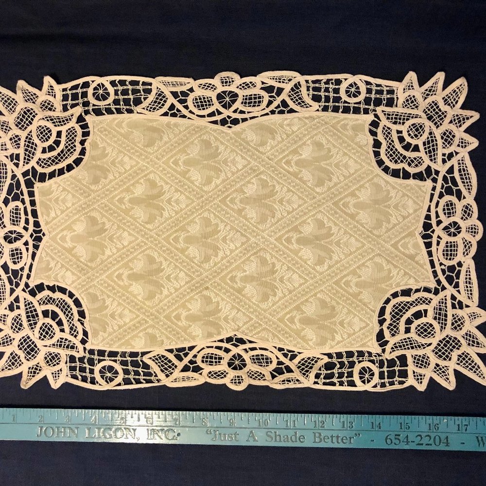 Set/4 NWOT Elegant Battenburg Lace Linen Jacquard Placemats